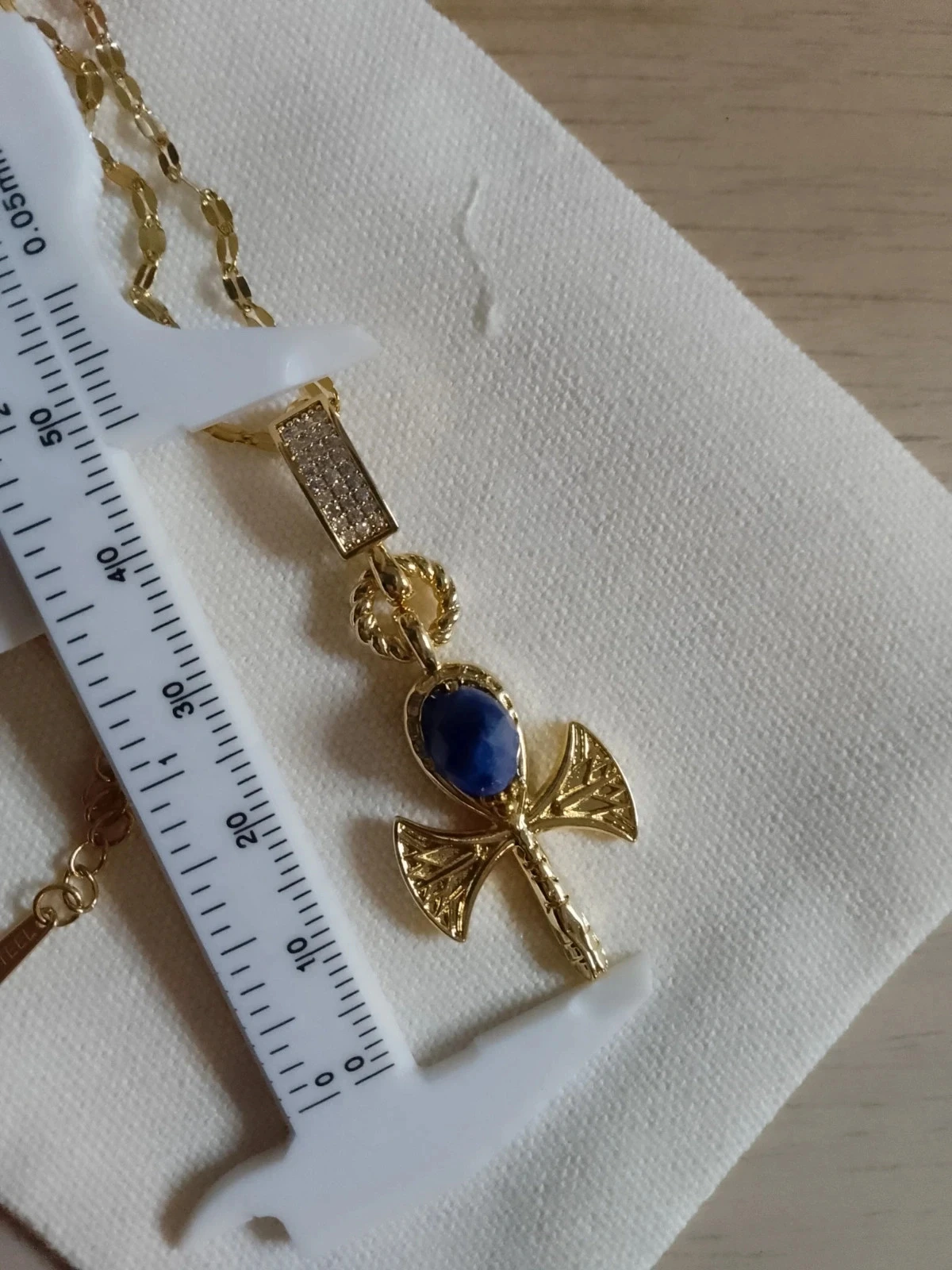 Gouden Egyptische ankh-kruiscollier met lapis lazuli-steen – photo 2